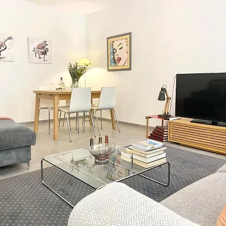 Apartment Cozy 2br Near The Port Of Nice